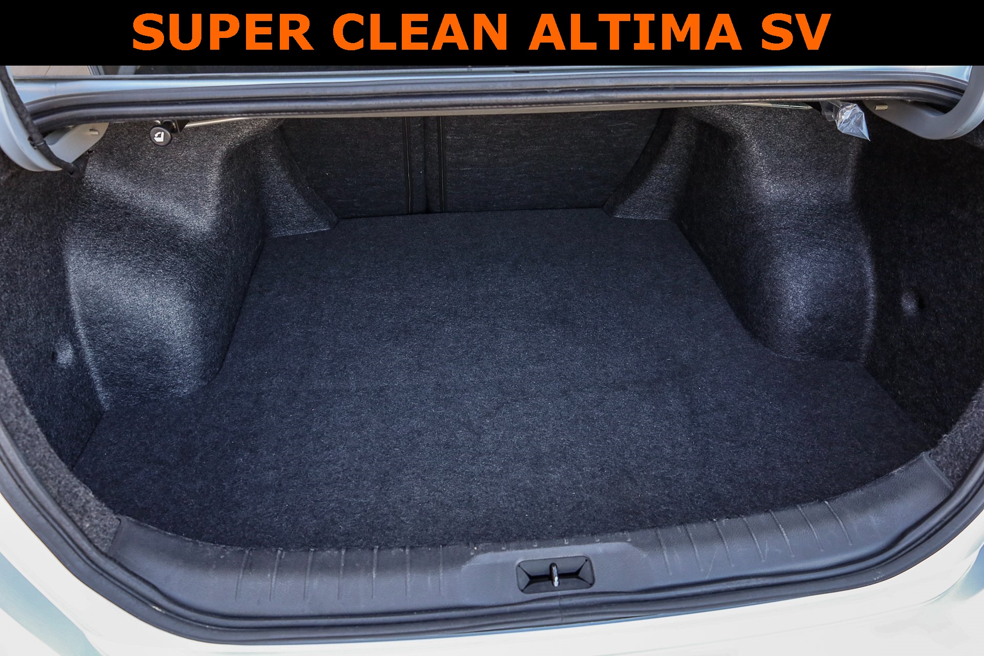 2024 Nissan Altima 2.5 SV photo 25