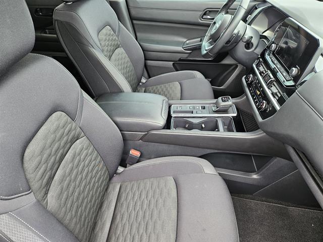 2024 Nissan Pathfinder SV photo 8