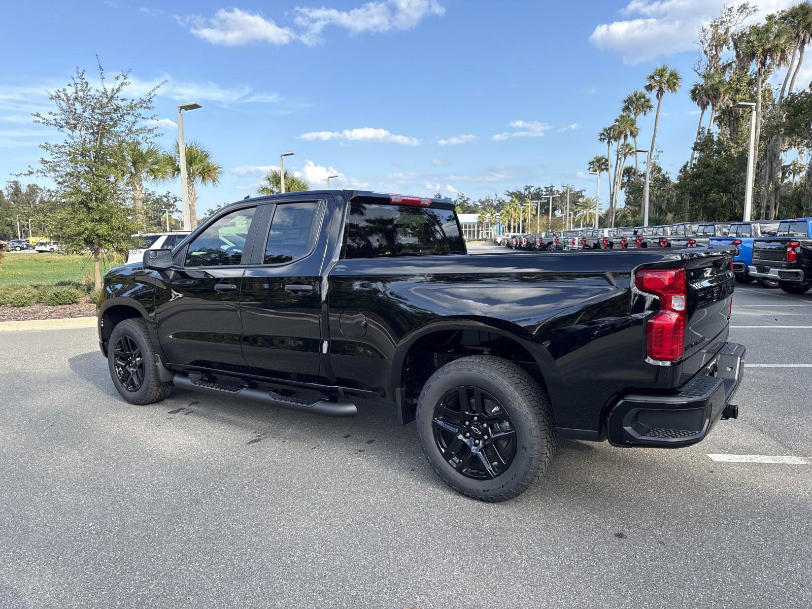 2026 Chevrolet Silverado 1500 Custom photo 2