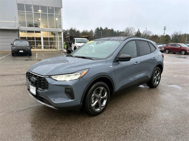 2025 Ford Escape ST-Line photo 4