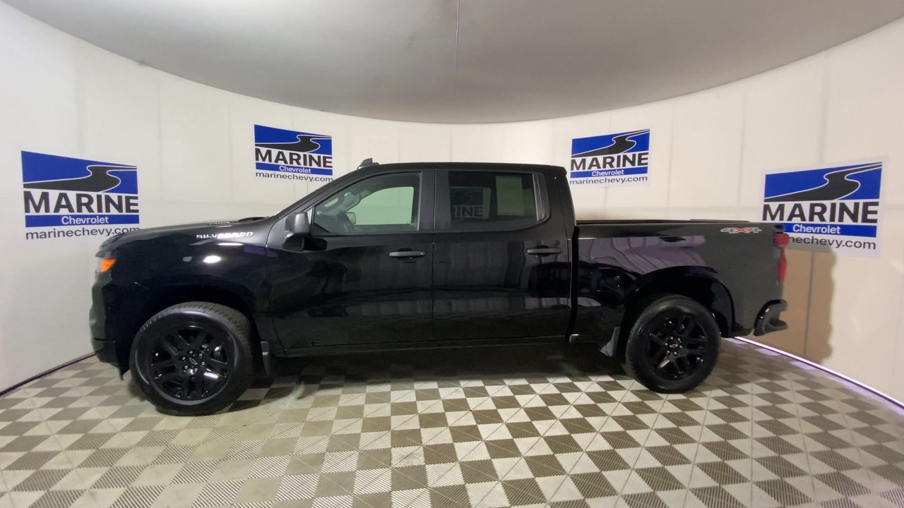 2025 Chevrolet Silverado 1500 Custom photo 36