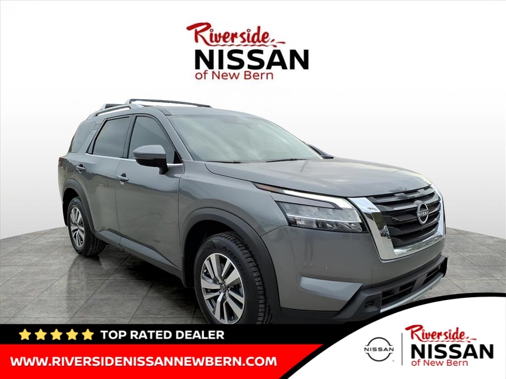 2023 Nissan Pathfinder SL's photo