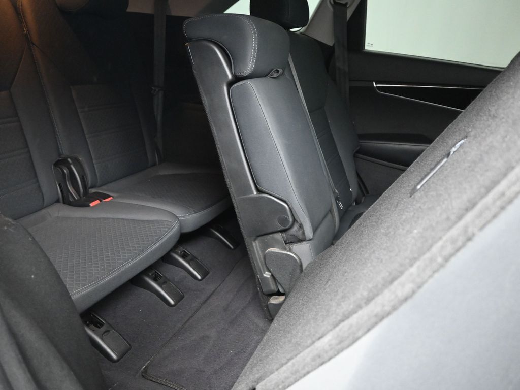 2019 Kia Sorento LX photo 7