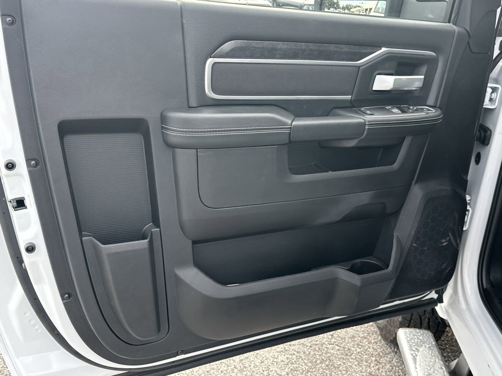 2024 Ram 3500 SLT photo 11