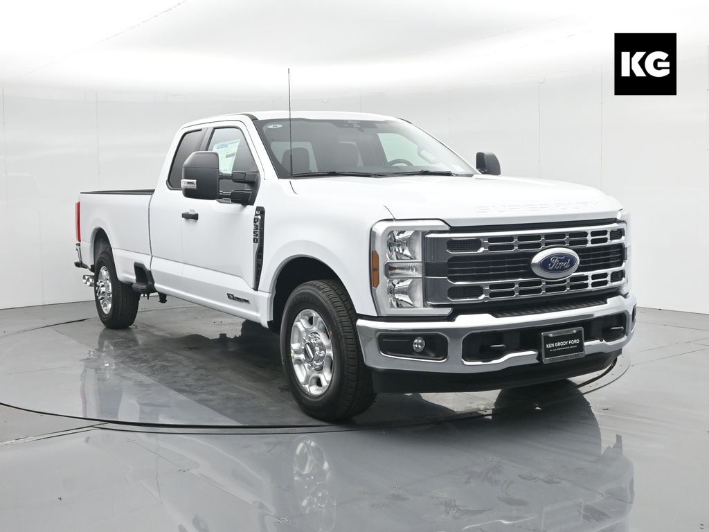 2026 Ford F-350 Super Duty XL's photo