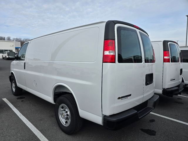 2025 Chevrolet Express 2500 Work Van photo 4