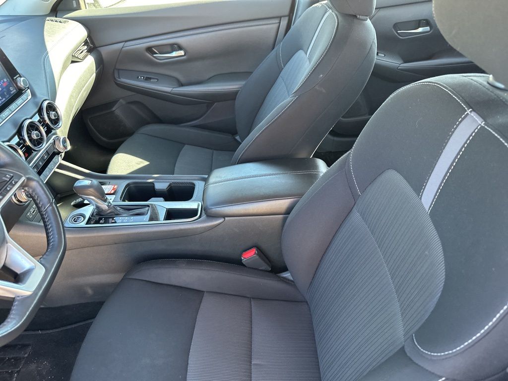 Used 2022 Nissan Sentra SV with VIN 3N1AB8CV4NY223940 for sale in Hutchinson, KS