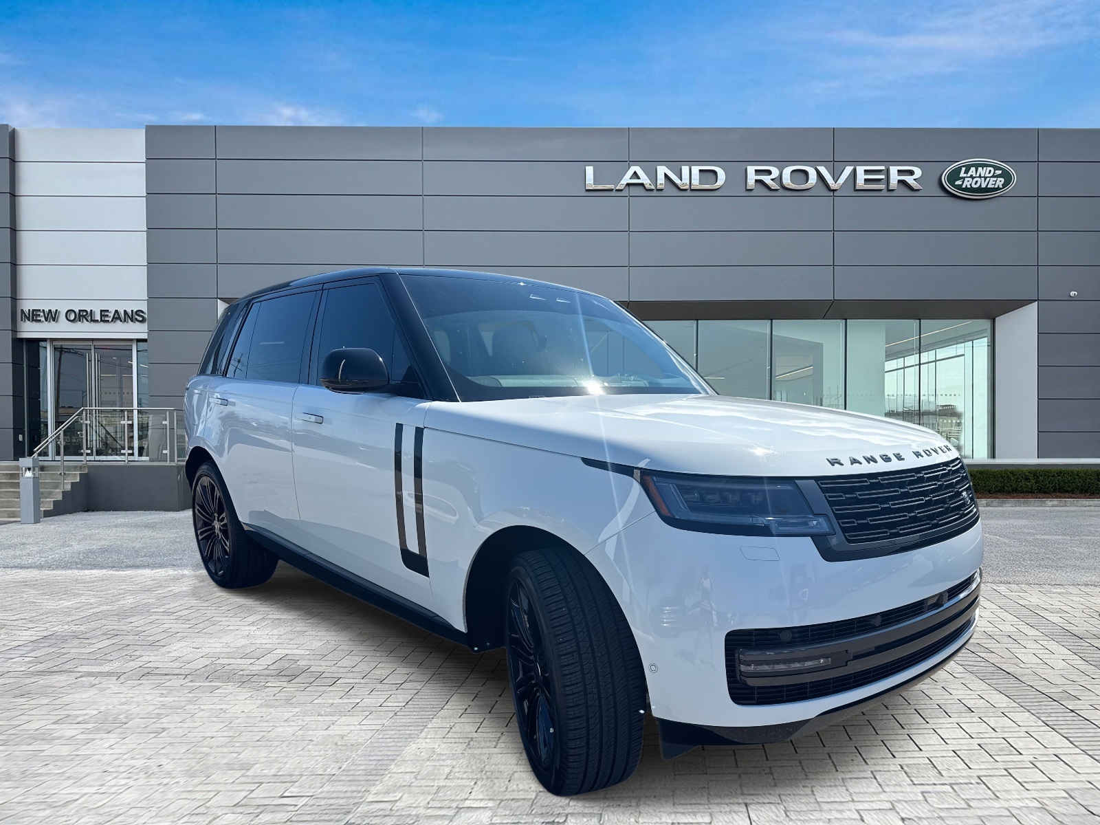 2025 Land Rover Range Rover SE photo 3