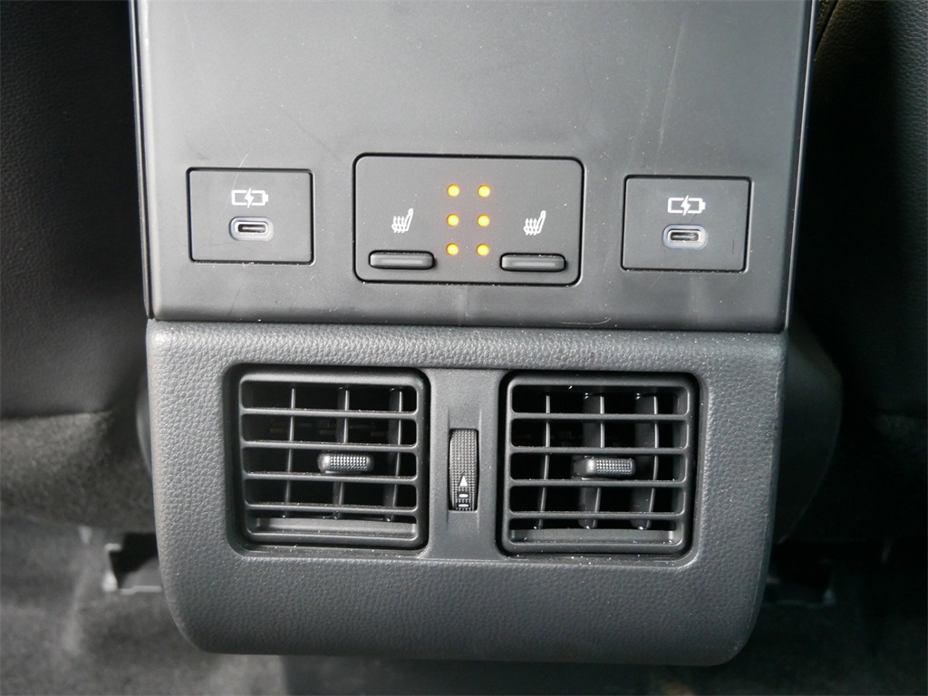 2024 Subaru Solterra Touring photo 19