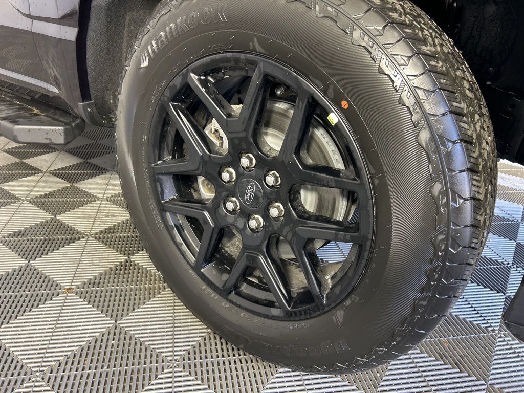 2025 Ford F-150 STX photo 4