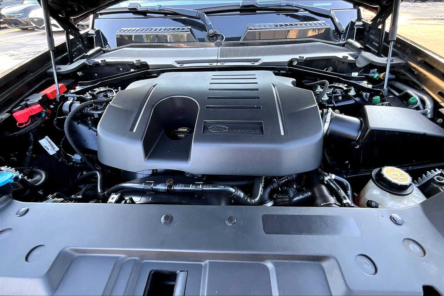 2023 Land Rover Defender X-Dynamic SE photo 56
