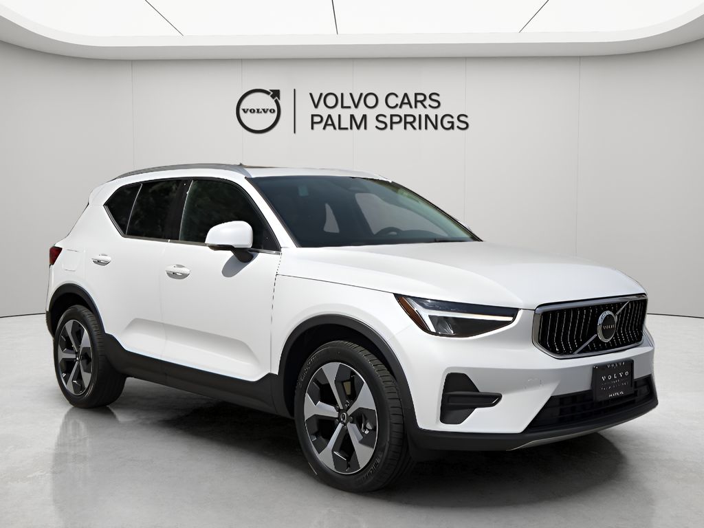 2025 Volvo XC40