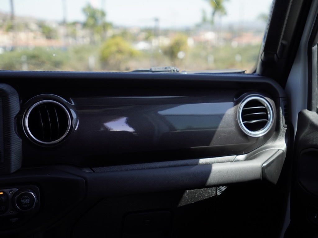 2021 Jeep Wrangler Unlimited Sahara Altitude photo 20