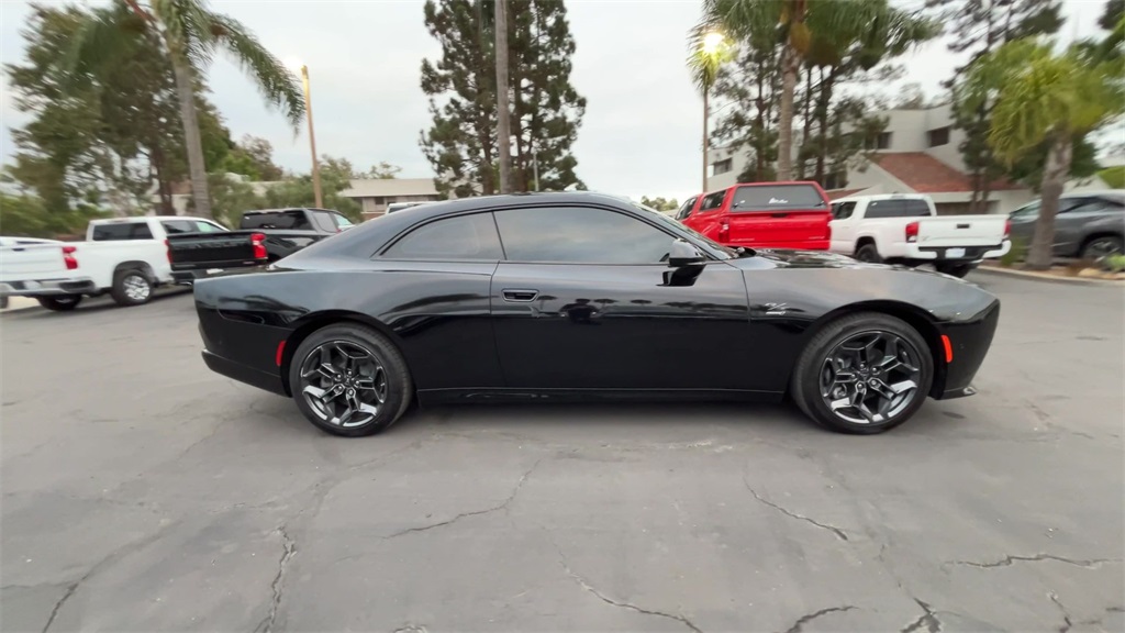 2025 Dodge Charger R/T photo 9