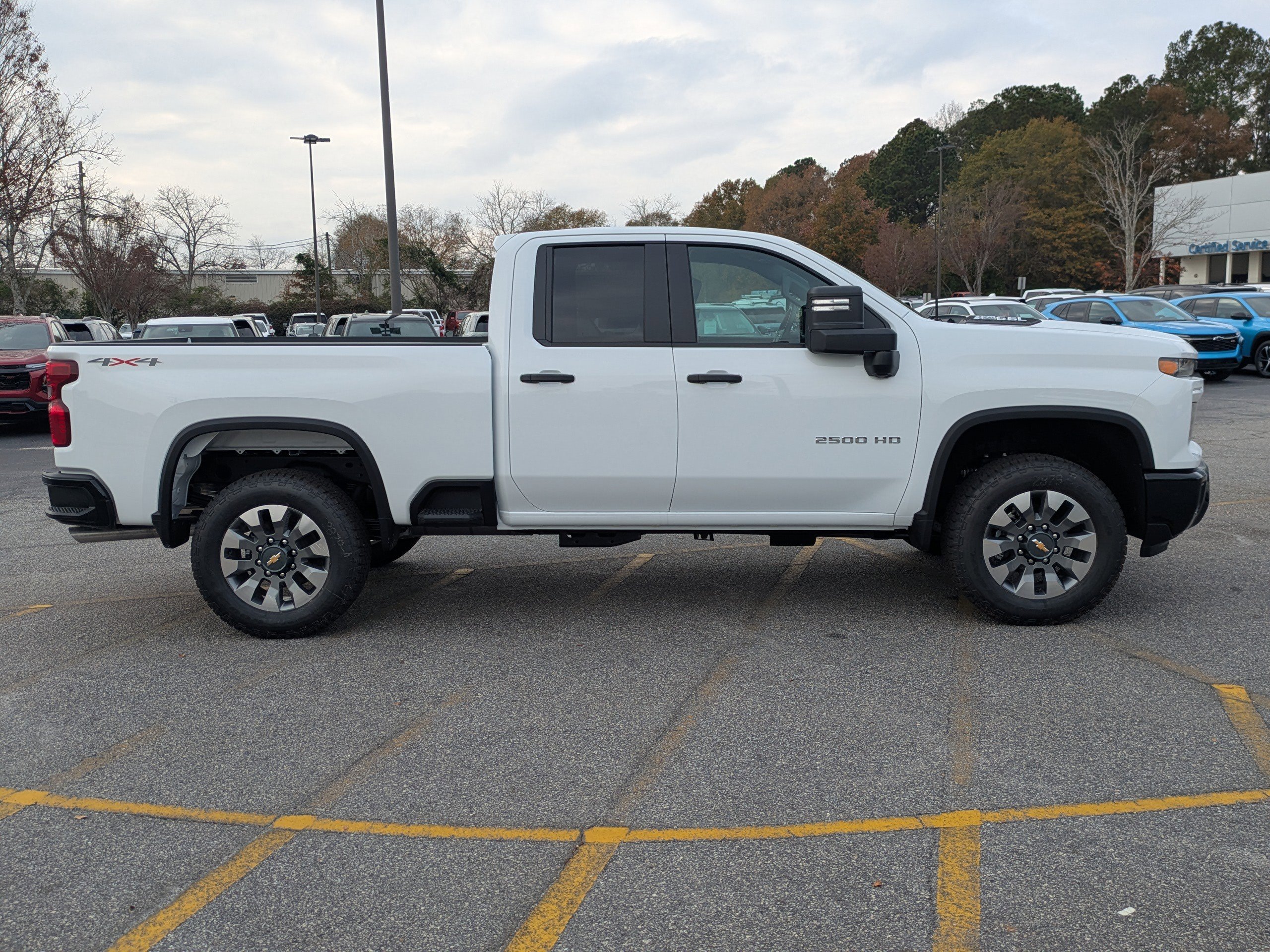 2026 Chevrolet Silverado 2500HD Custom photo 3