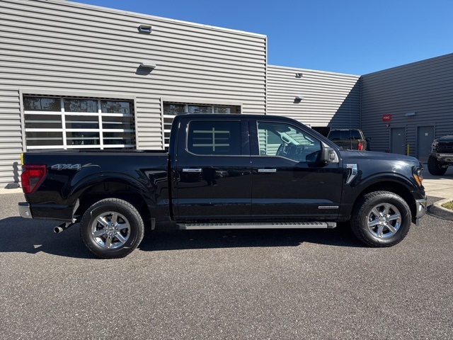 2024 Ford F-150 XLT photo 2