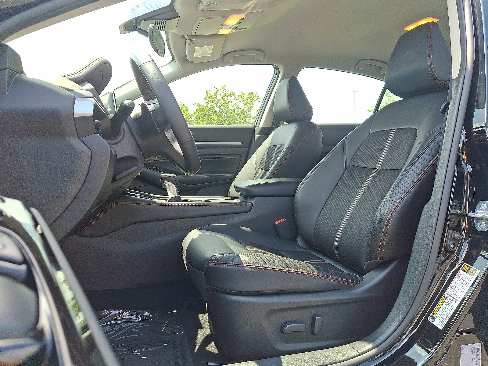 2023 Nissan Altima 2.5 SR photo 13