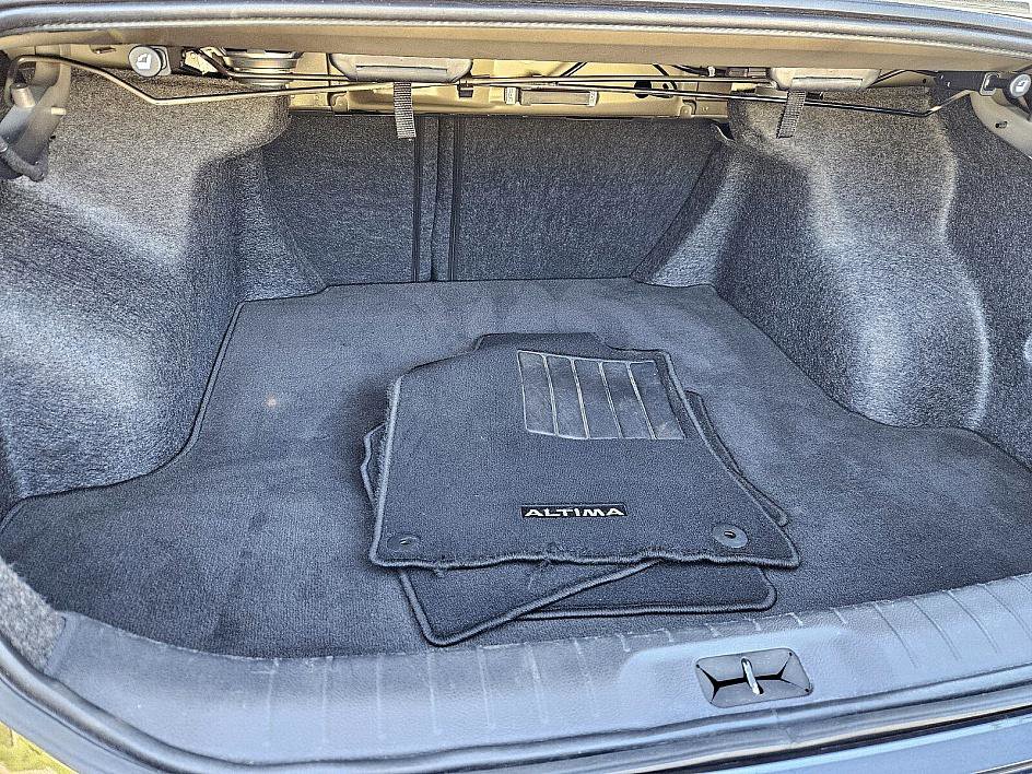 2024 Nissan Altima 2.5 SV photo 12