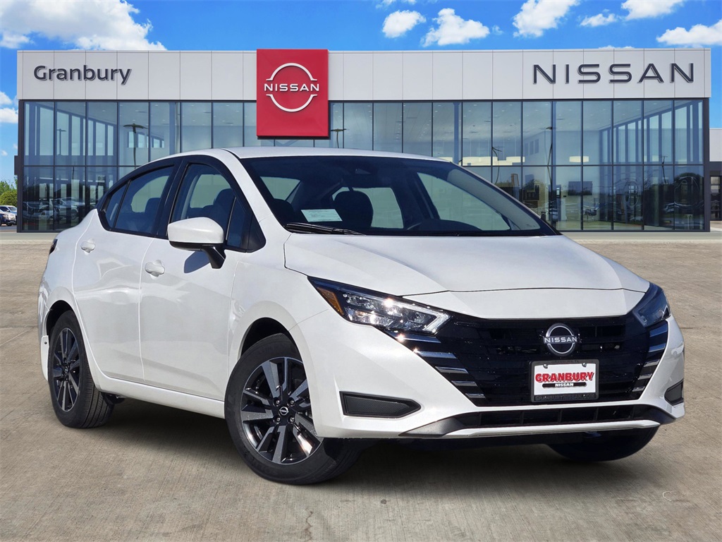2025 Nissan Versa SV's photo