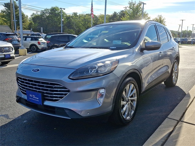 2022 Ford Escape Titanium Hybrid photo 3