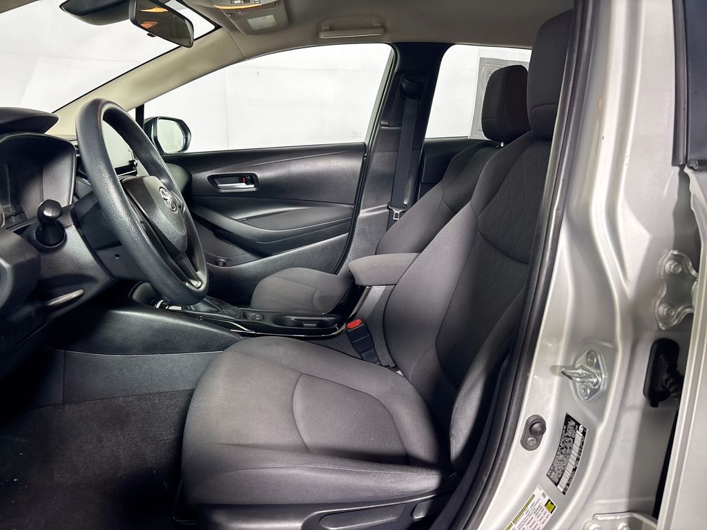 2020 Toyota Corolla LE photo 11