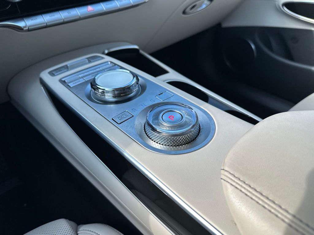 2022 Genesis GV70 2.5T photo 17