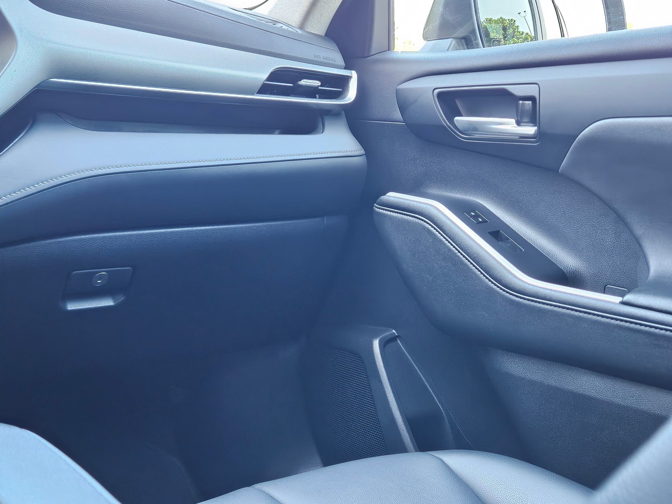 2024 Toyota Highlander XLE photo 11