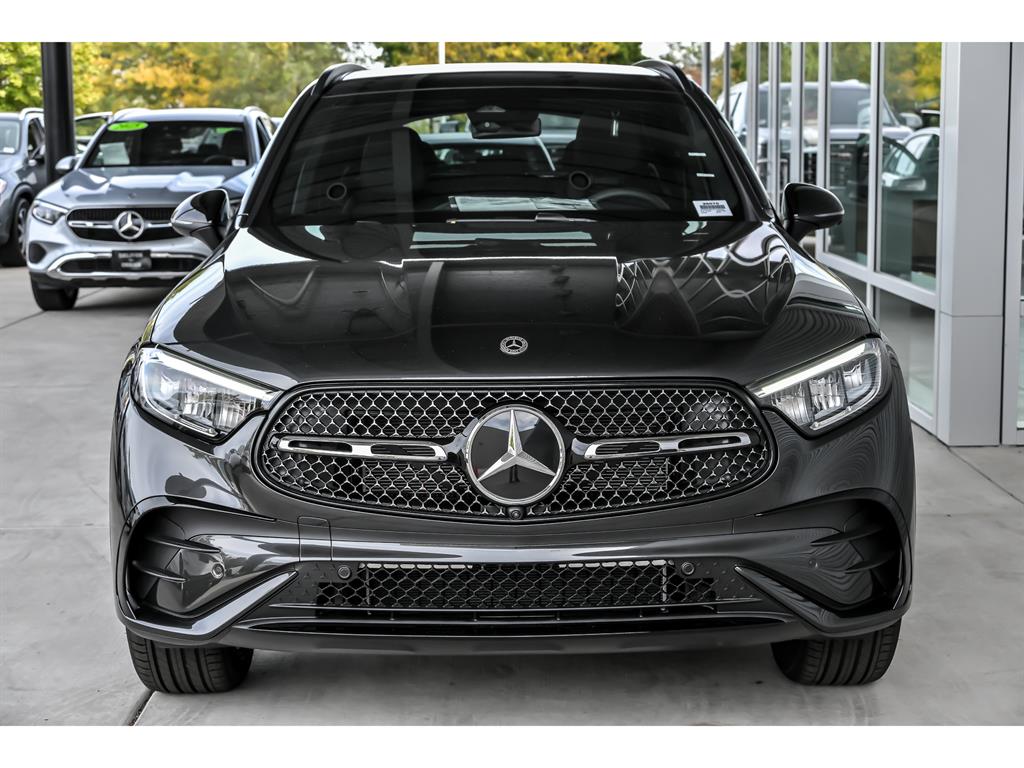2026 Mercedes Benz GLC 300 4MATIC photo 2