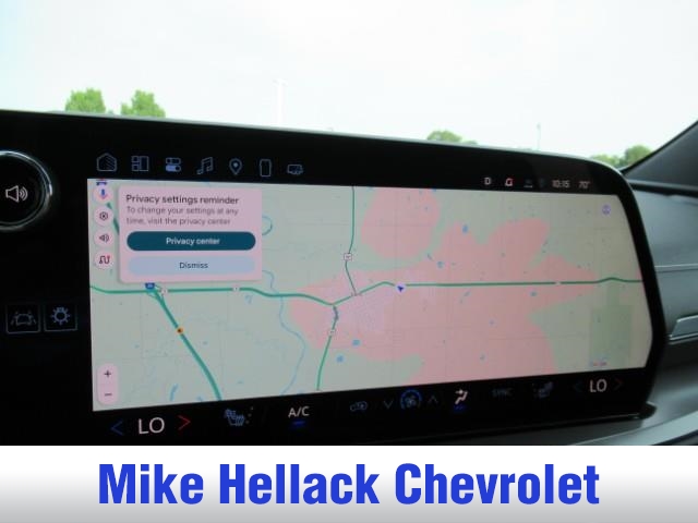 2025 Chevrolet Traverse photo 8