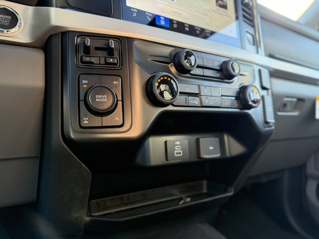 2026 Ford F-350 XLT photo 25