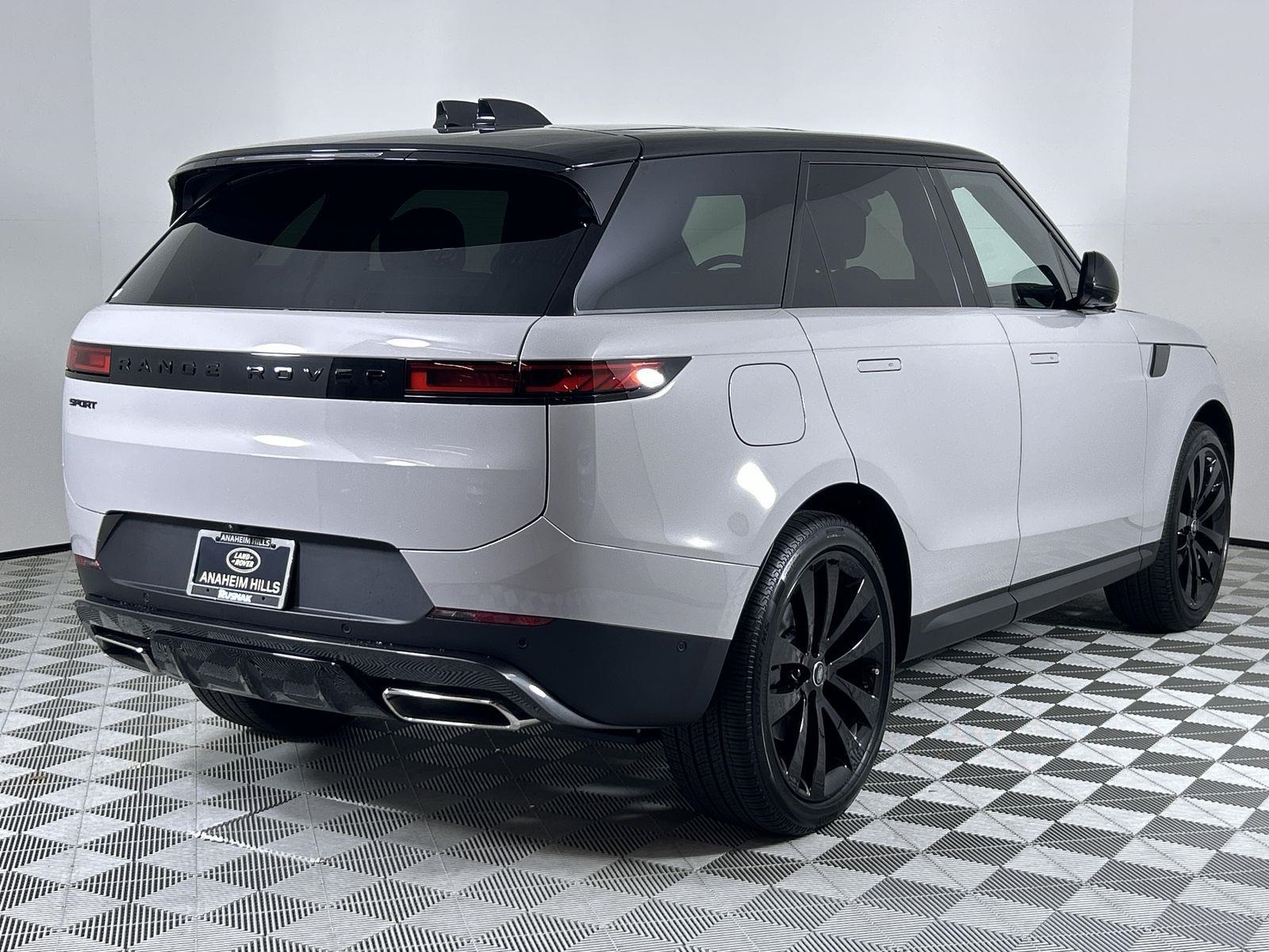 2025 Land Rover Range Rover Sport SE photo 4