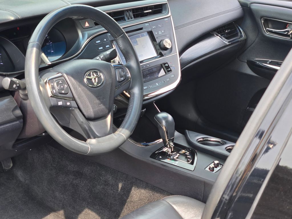2016 Toyota Avalon Touring photo 20