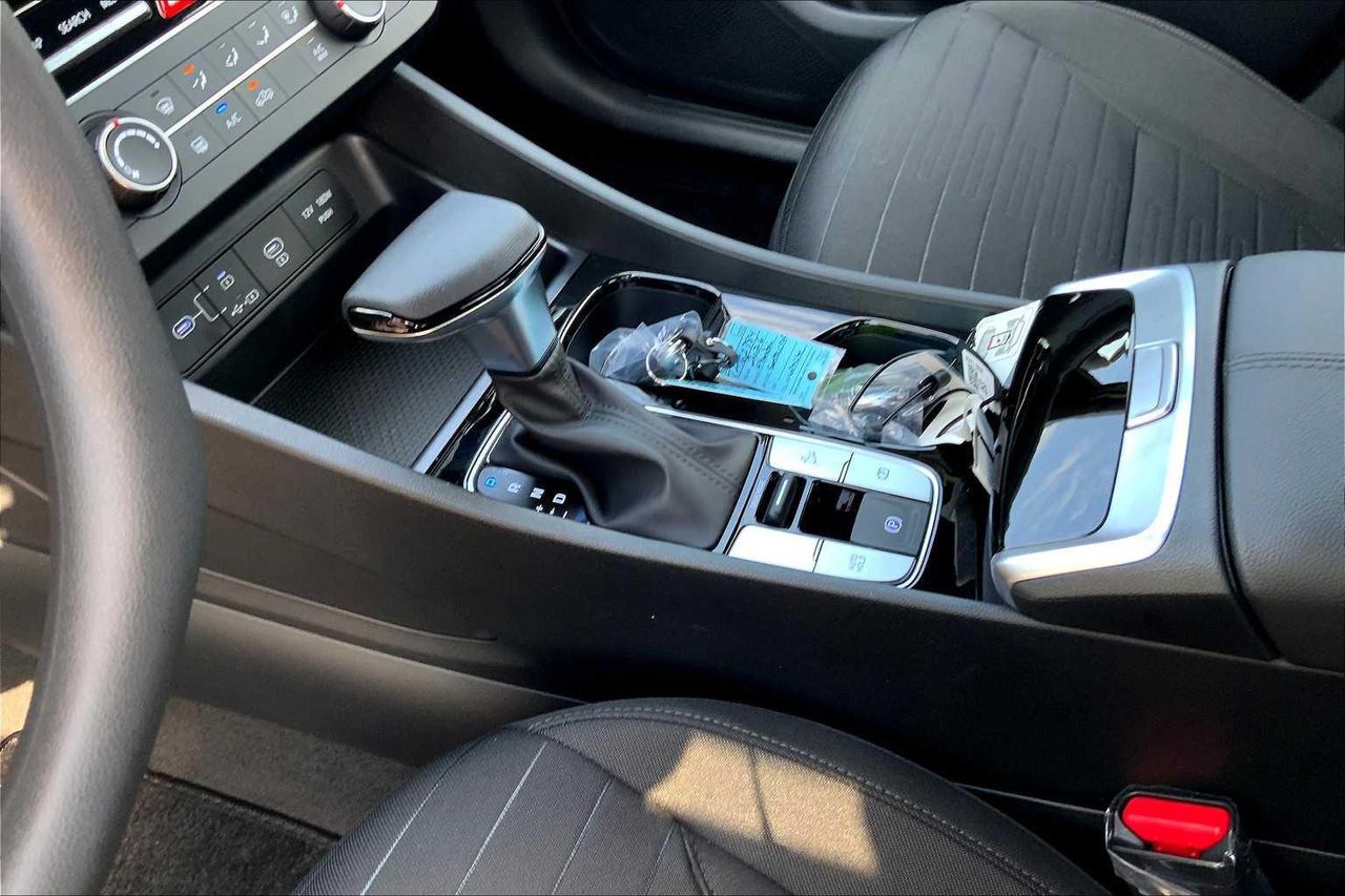 2026 Hyundai Santa Cruz SE photo 8