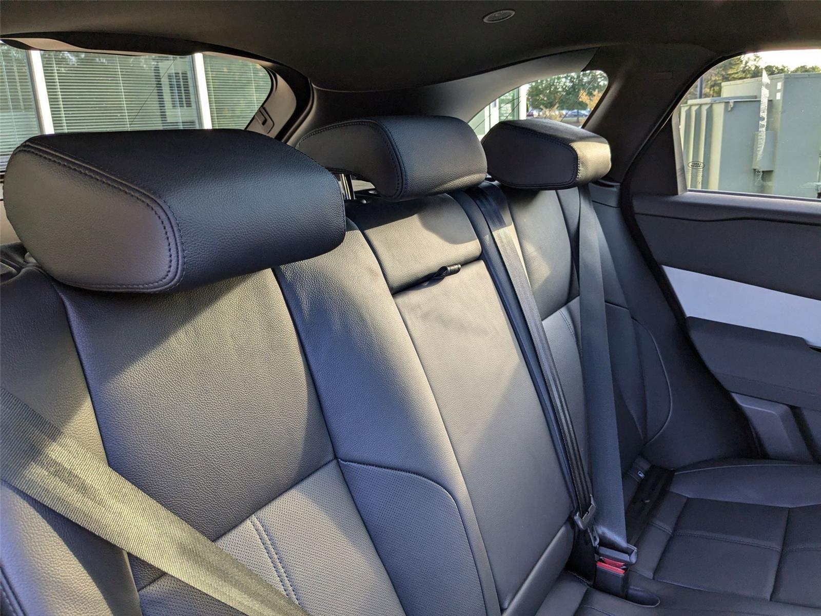 2025 Land Rover Range Rover Velar S photo 28