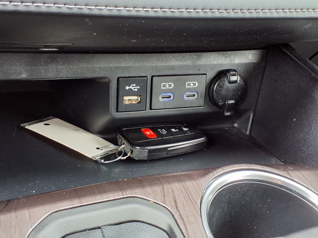 2022 Toyota Highlander Limited Hybrid photo 12