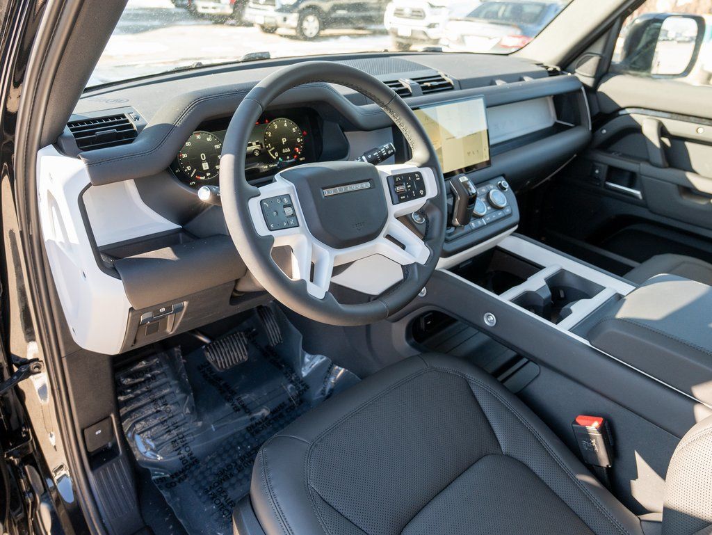 2025 Land Rover Defender 110 S photo 11
