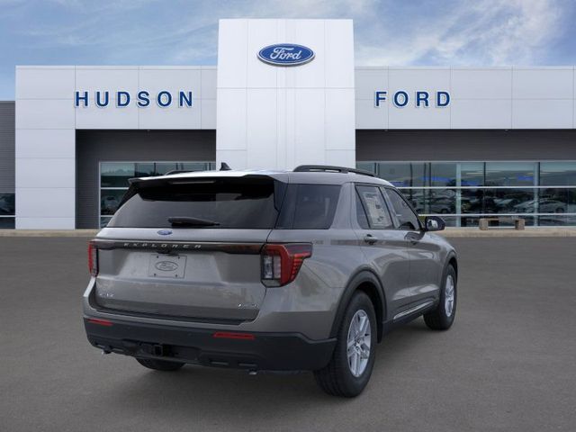 2025 Ford Explorer photo 8