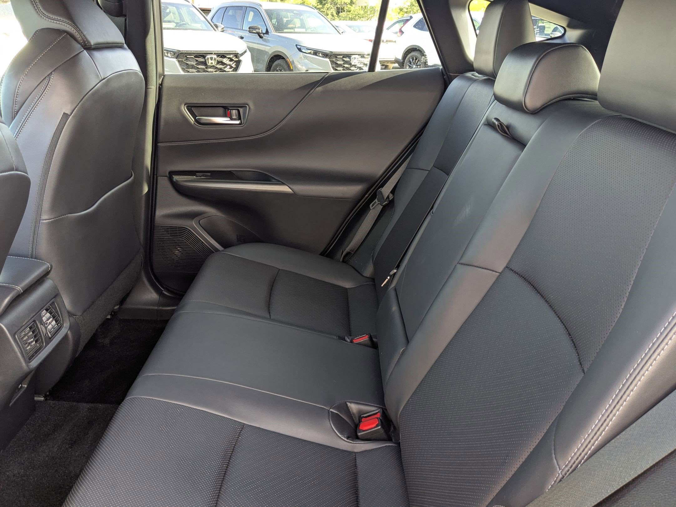 2021 Toyota Venza XLE photo 30