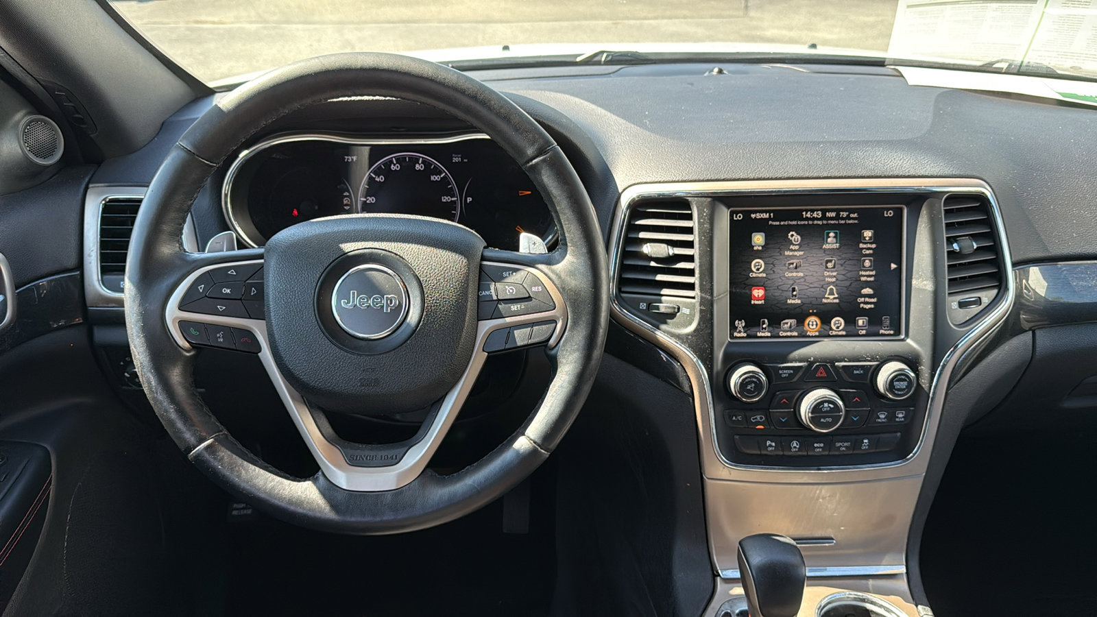 2017 Jeep Grand Cherokee Anniversary Edition photo 24