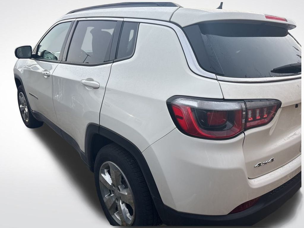 2018 Jeep Compass Latitude photo 3