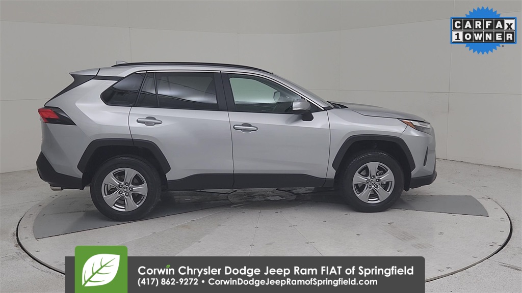 2024 Toyota RAV4 XLE photo 16