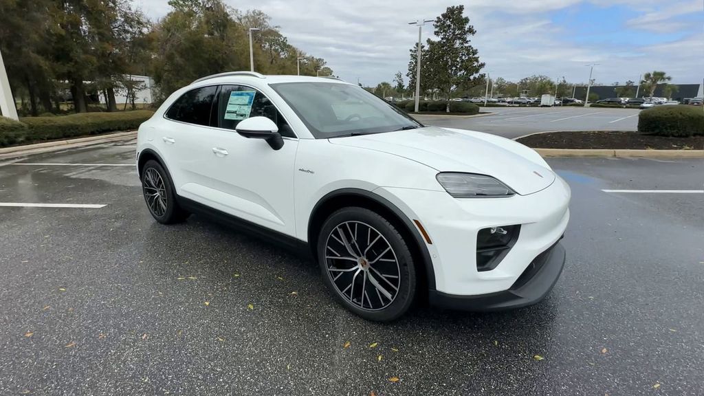 2025 Porsche Macan Electric 4 photo 2