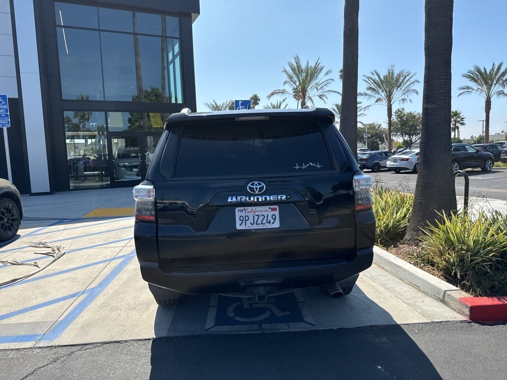 2016 Toyota 4Runner SR5 photo 6