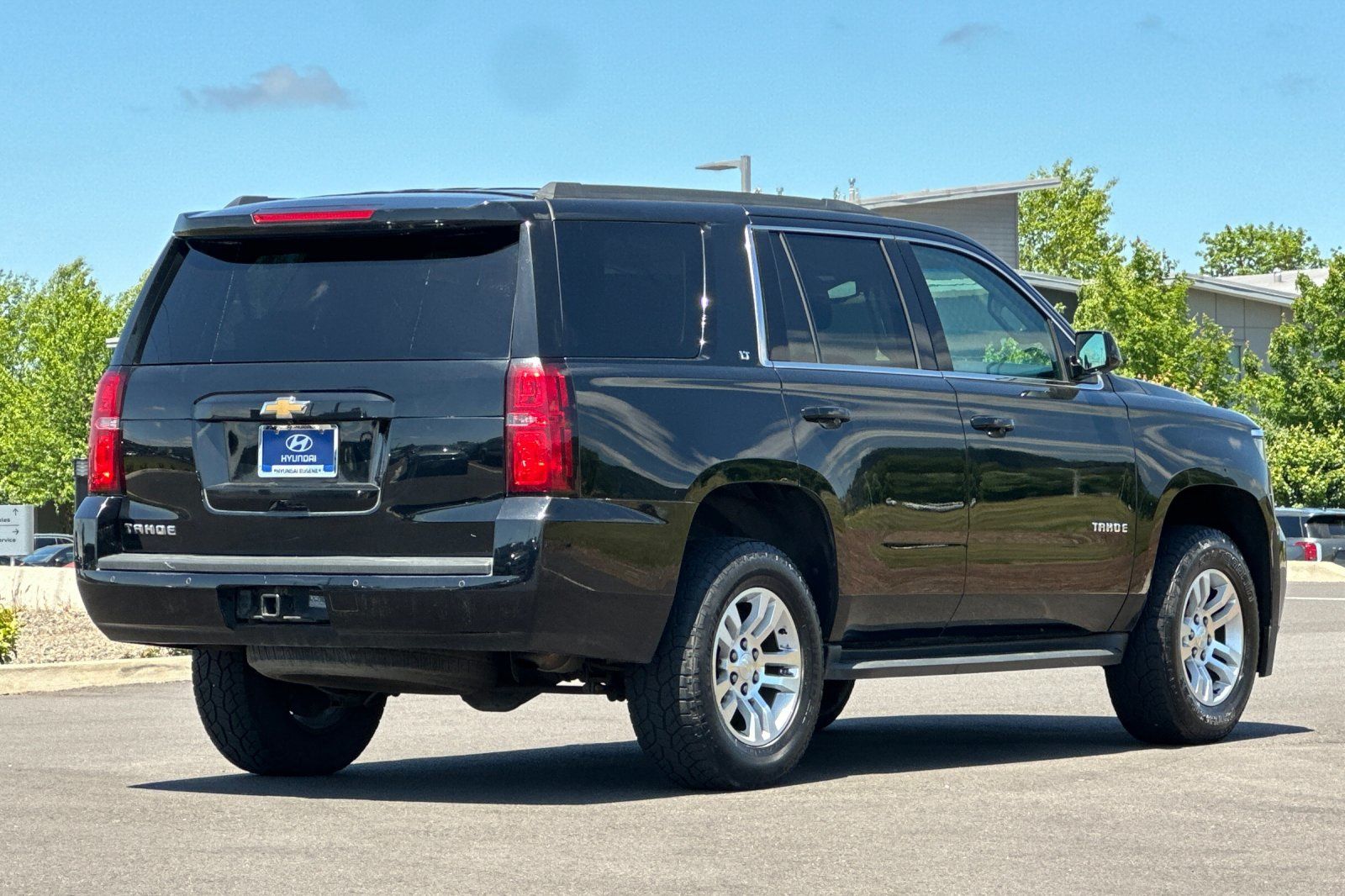 2019 Chevrolet Tahoe LT photo 3