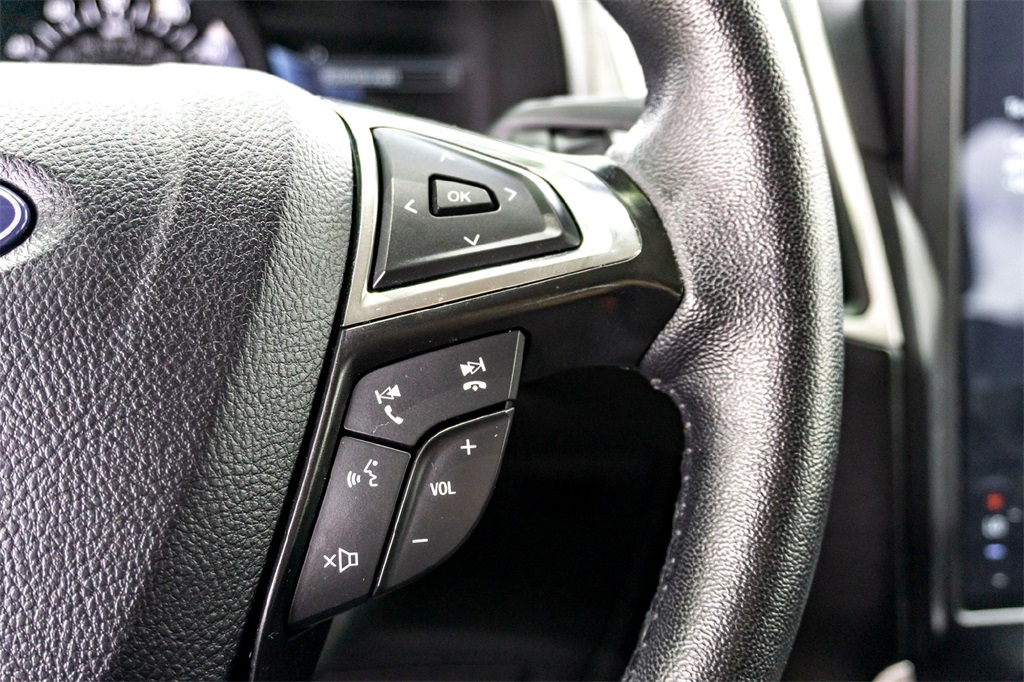 2024 Ford Edge SEL photo 17
