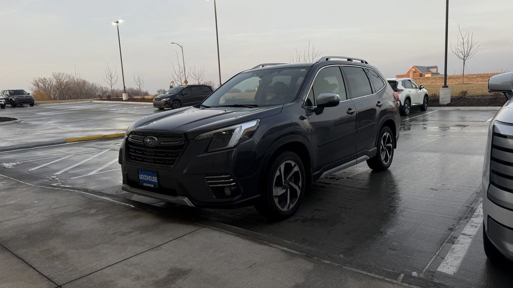 2023 Subaru Forester Touring's photo
