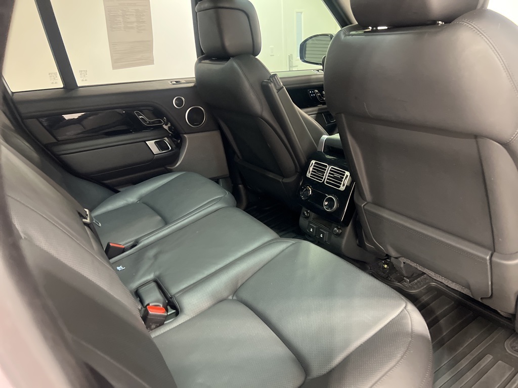 2020 Land Rover Range Rover HSE photo 24