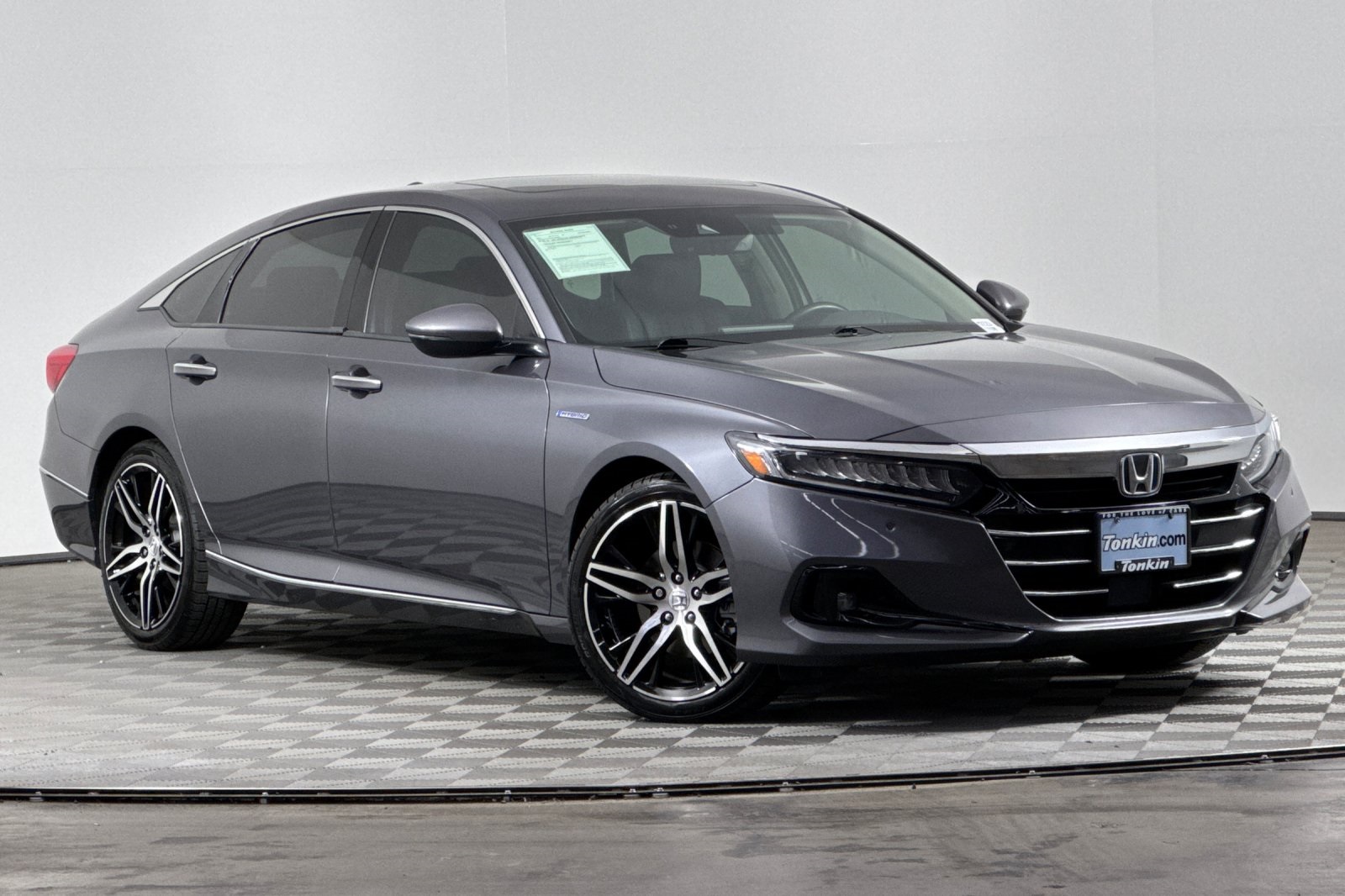 2022 Honda Accord Hybrid Touring photo 2