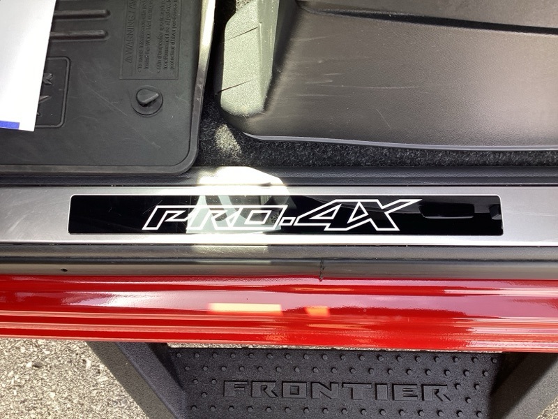 2024 Nissan Frontier PRO-4X Crew Cab photo 15