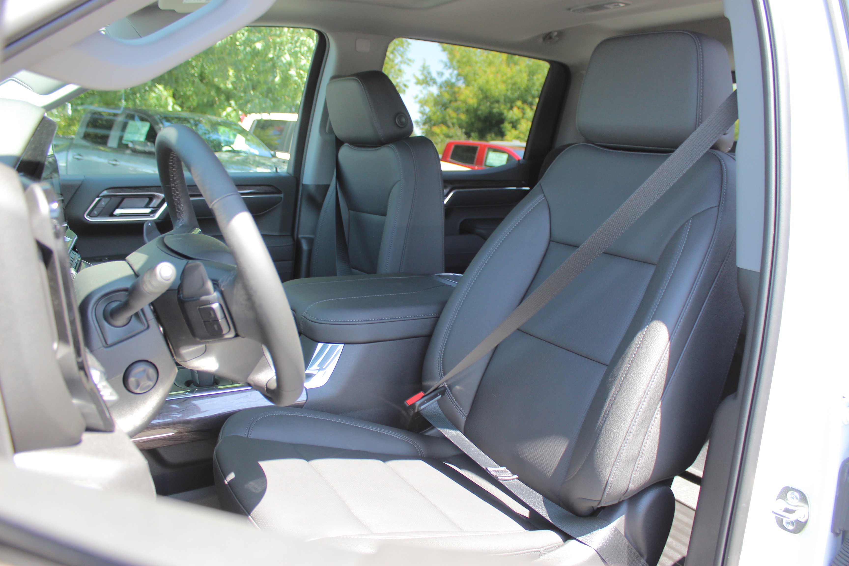 2025 Chevrolet Silverado 1500 LTZ photo 15